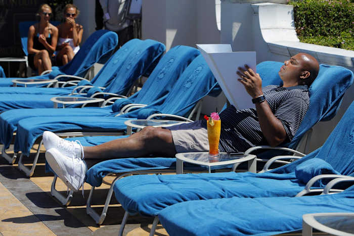2010-Charles-Barkley-lounging.jpg